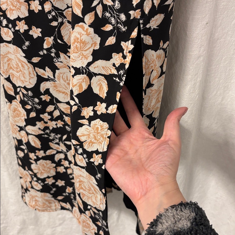 Abercrombie & Fitch Black Midi Dress with Beige Floral Print, size SMALL TALL - Picture 2 of 6